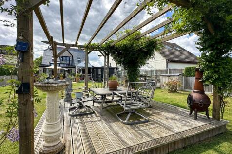 ALTERNATE VIEW OF GARDEN (2)