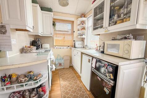 KITCHENETTE AREA VIEW
