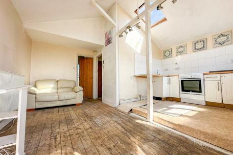 OPEN PLAN LIVING SPACE