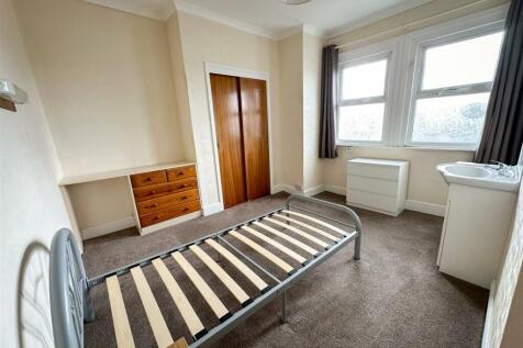 BEDROOM 12