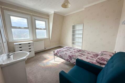 BEDROOM 19