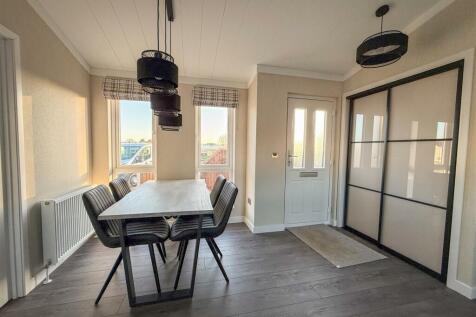 ALTERNATE KITCHEN/DINER VIEW