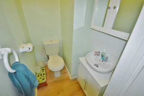 GROUND FLOOR CLOAKROOM