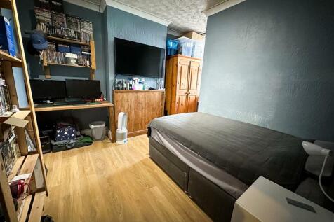 BEDROOM SIX