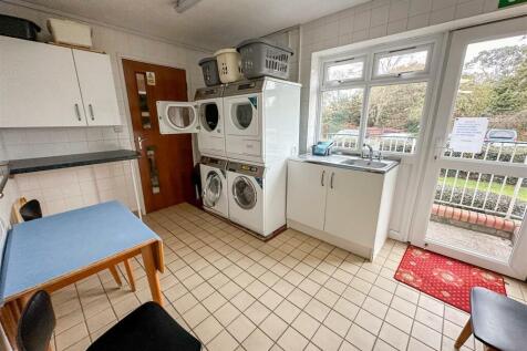 COMMUNAL LAUNDRY