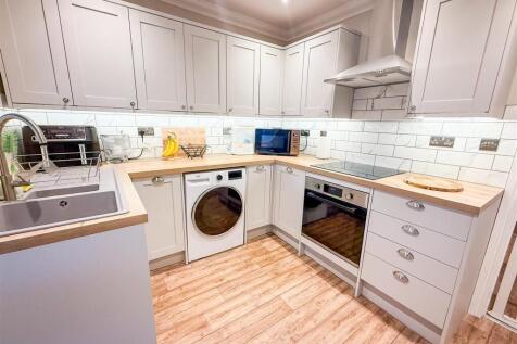 ALTERNATE VIEW OF KITCHEN
