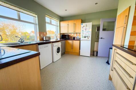 ALTERNATE VIEW TO KITCHEN