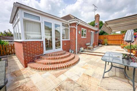 ALTERNATE VIEW OF GARDEN (1)