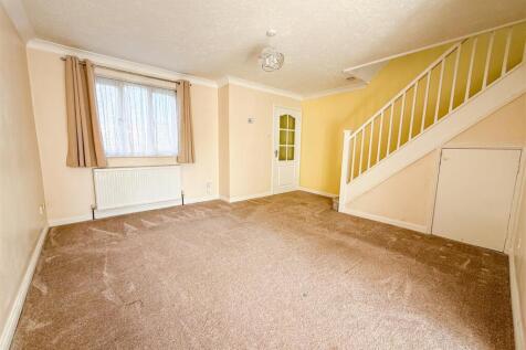 ALTERNATE VIEW OF LOUNGE
