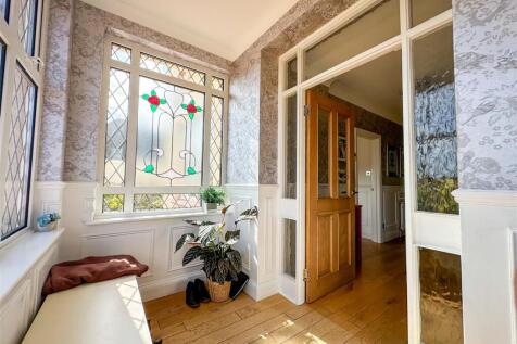 ENTRANCE PORCH