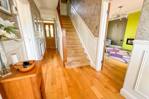 ENTRANCE HALLWAY