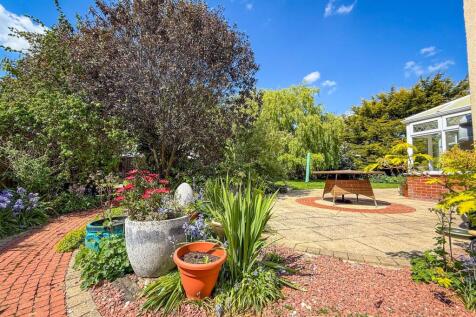 ALTERNATE VIEW OF GARDEN