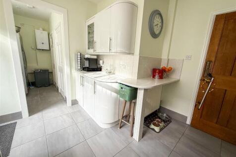 ALTERNATE VIEW OF KITCHEN