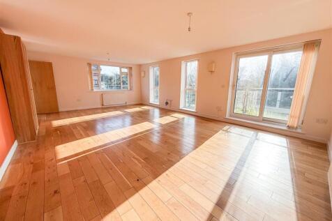 ALTERNATE VIEW OF LOUNGE/DINER