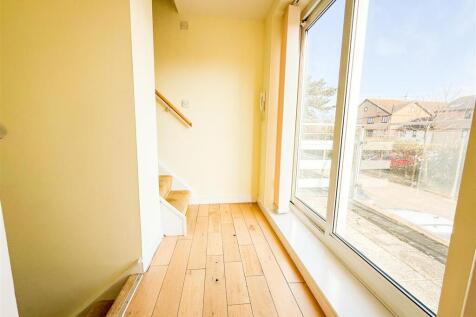 FIRST FLOOR HALLWAY