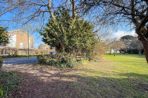 PRESTIGIOUS GARDENS AREA