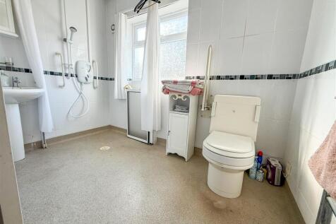 ACCESSIBLE WET ROOM