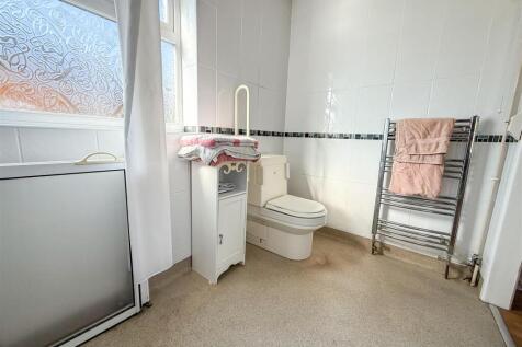 ACCESSIBLE WET ROOM