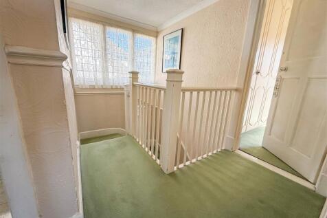 FIRST FLOOR LANDING