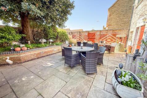 OUTSIDE - REAR COURTYARD