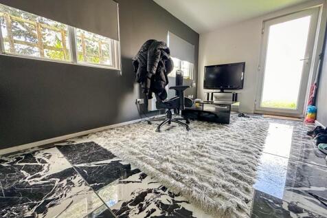GYM/OFFICE ROOM ONE