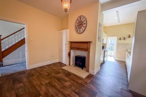KITCHEN/BREAKFAST ROOM