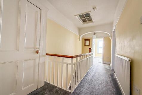 FIRST FLOOR LANDING