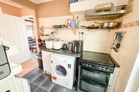 ALTERNATE VIEW OF KITCHEN