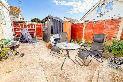 REAR GARDEN AREA VIEW
