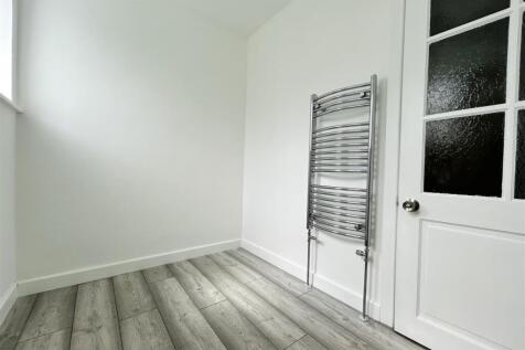 STUDY ROOM/OFFICE