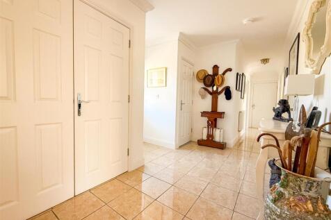 ENTRANCE HALLWAY