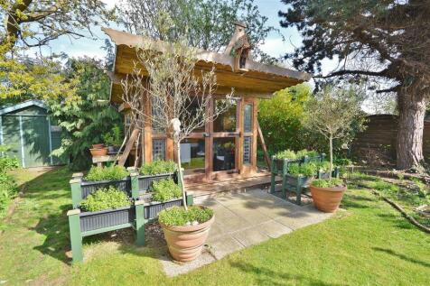 SUMMER HOUSE