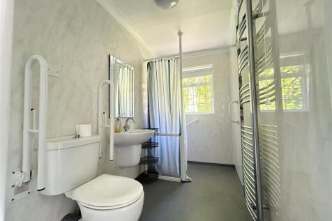 DOWNSTAIRS WET ROOM