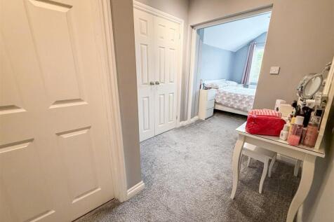 PRINCIPAL BEDROOM SUITE