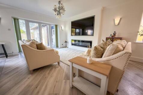 LOUNGE AREA VIEW