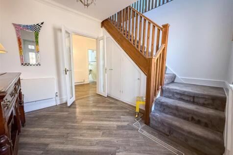 ENTRANCE HALLWAY