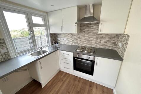 LOUNGE/KITCHENETTE