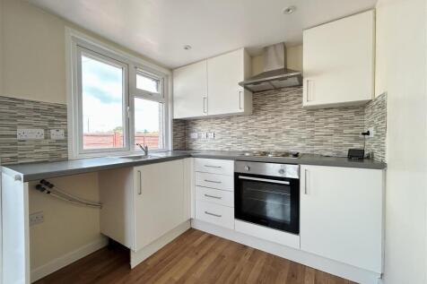 LOUNGE/KITCHENETTE
