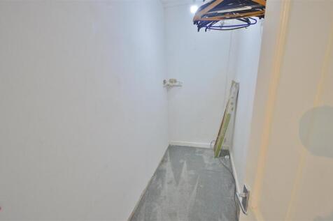 WALK IN WARDROBE