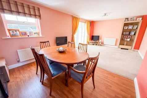 ALTERNATE VIEW OF LOUNGE/DINER