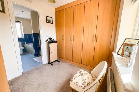 DRESSING ROOM