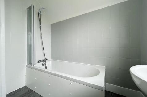BATHROOM..jpeg