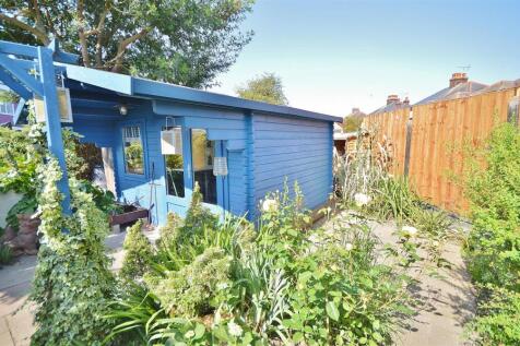 SUMMER HOUSE/ WORKSHOP