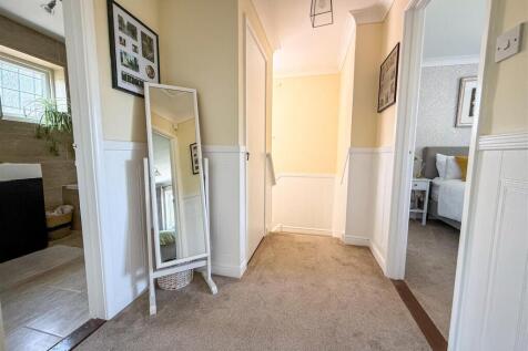 FIRST FLOOR LANDING