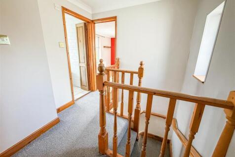 FIRST FLOOR LANDING