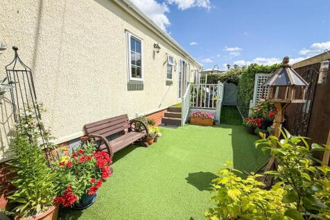 ALTERNATE VIEW OF GARDEN (2)