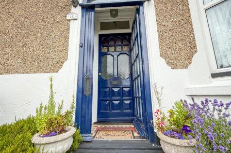 ENTRANCE PORCH