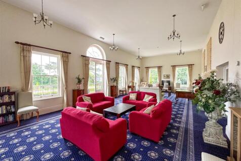 INTERNAL VIEW OF COMMUNAL LOUNGE