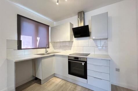 LOUNGE KITCHENETTE/BEDROOM