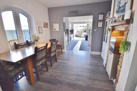 DINING ROOMN